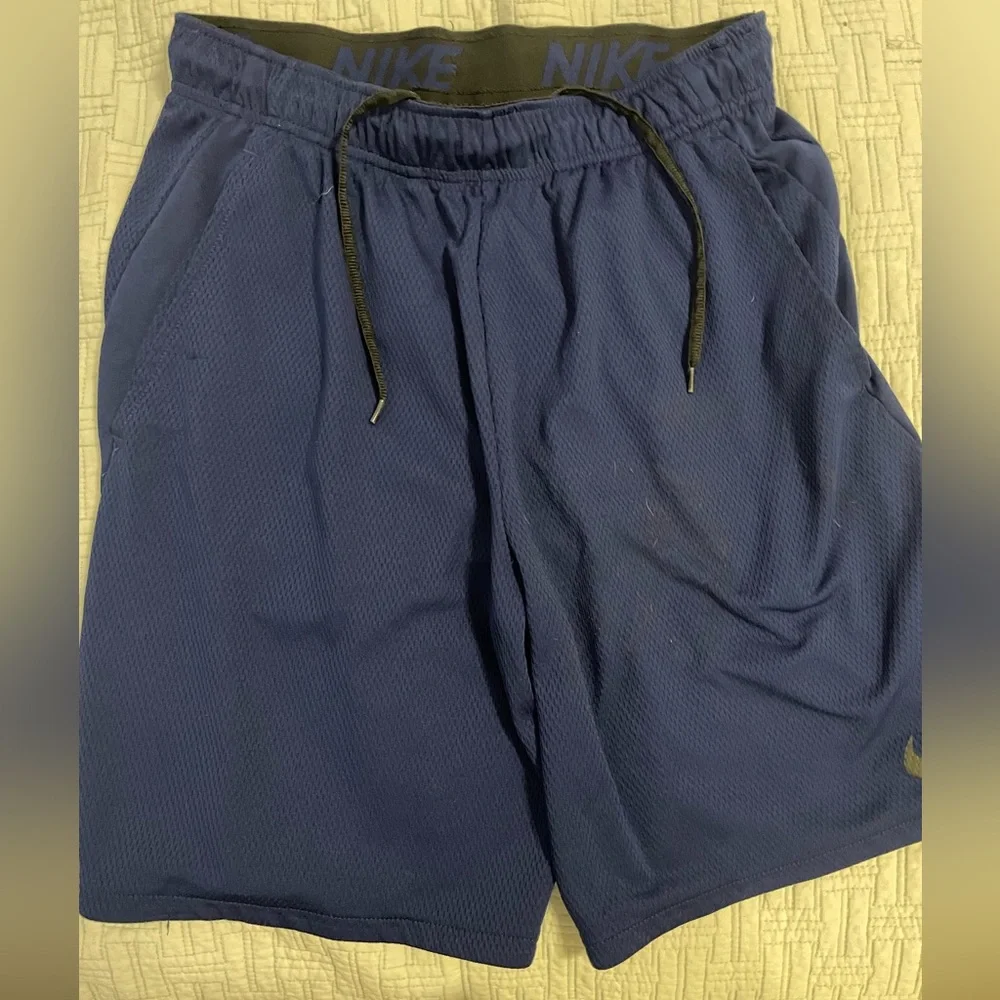 Men’s Dry Fit Navy Shorts. Size Medium. Gently worn.